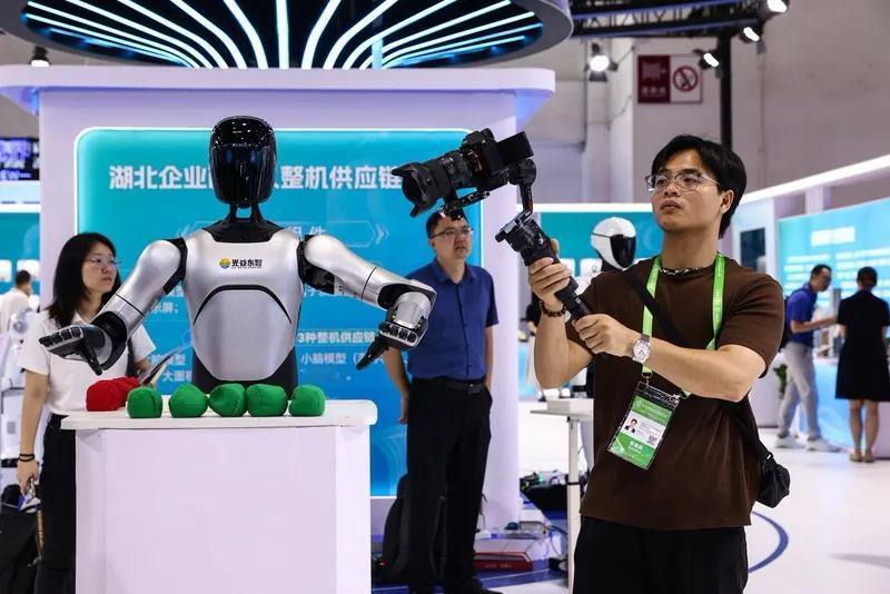 未来亚太高强度的战争可能不大；历史的一切、重新认知的溯源、
只需要重新定义、战争