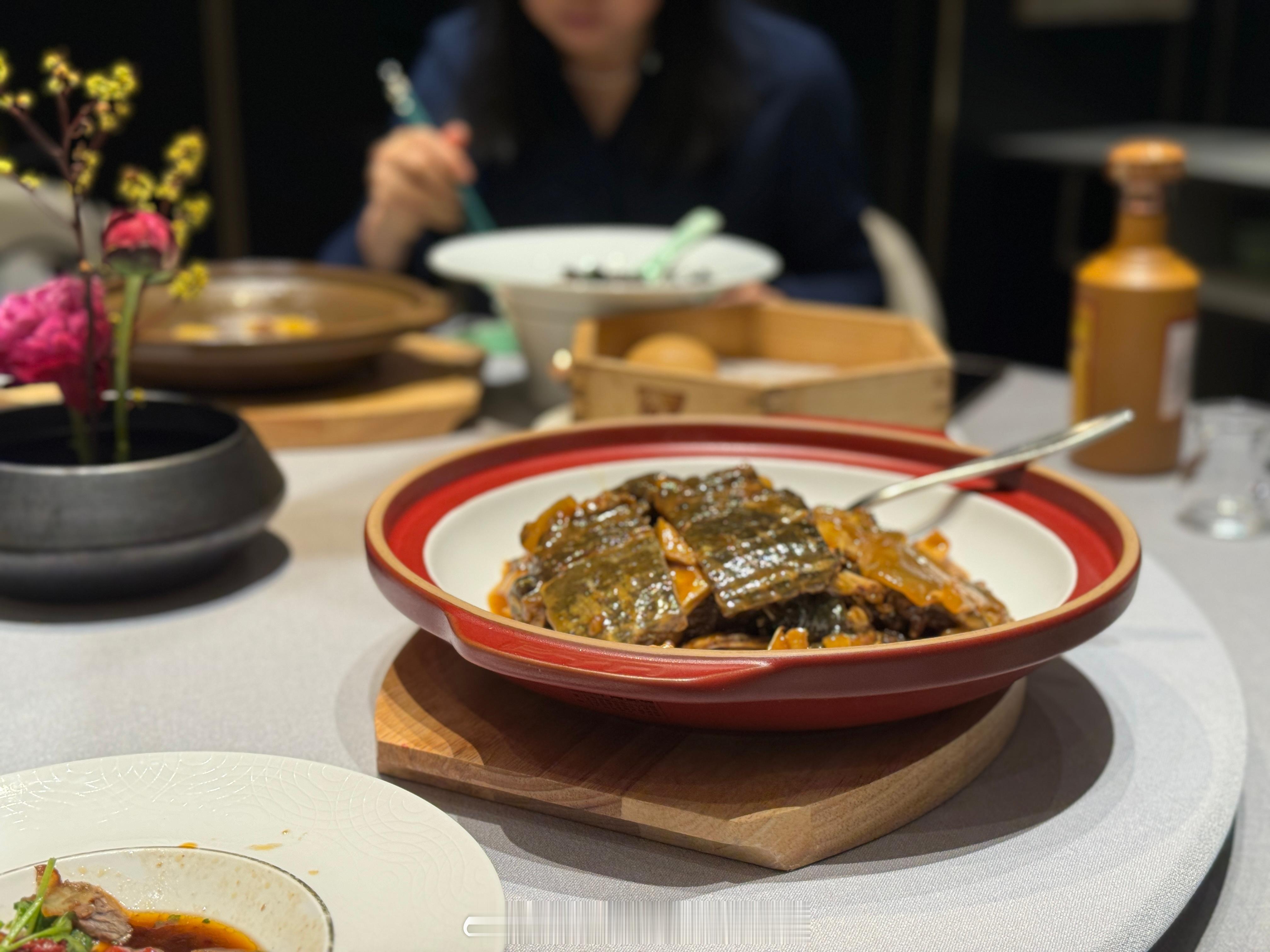 母亲节，简简单单，吃餐饭，发个红包，送个小礼物所谓节日，其实是一个很好的由头和切