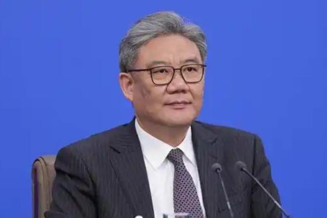 8000公里外传来好消息：以一国对27国，中国硬生生扛住了！
就在前几天，欧盟那