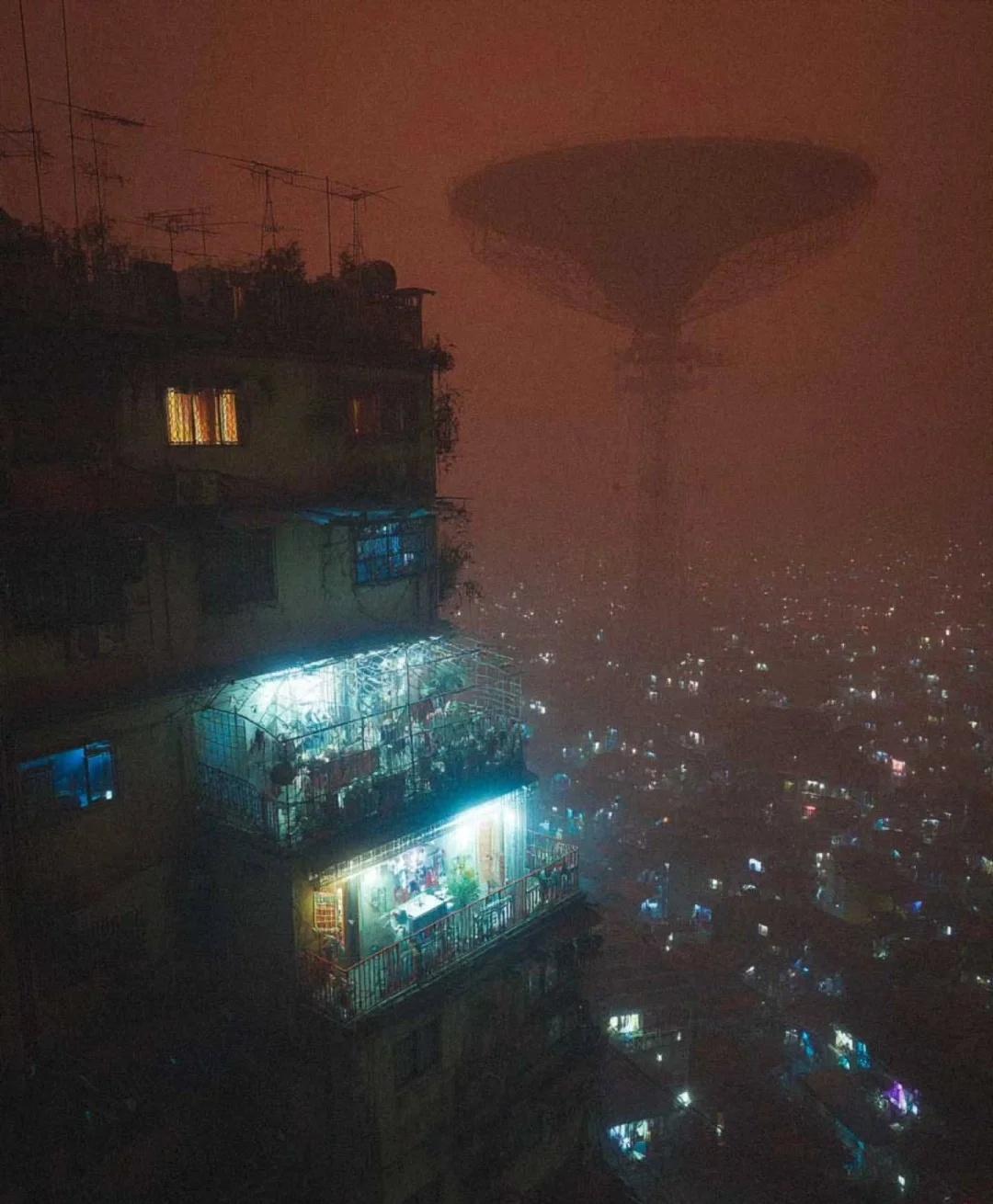 欢迎回家，回到霓虹的阴影里。
赛博朋克 废土世界 氛围感 壁纸 坠入黑暗的光明