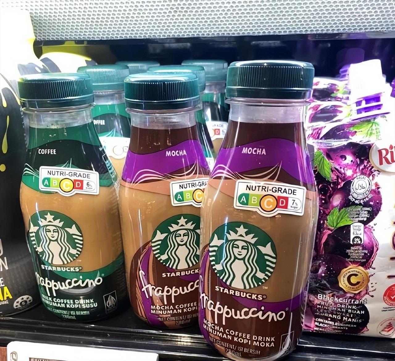 从今年 4 月 1 号开始，去新加坡买饮料要多花钱了。

当地正式推行瓶罐押金制