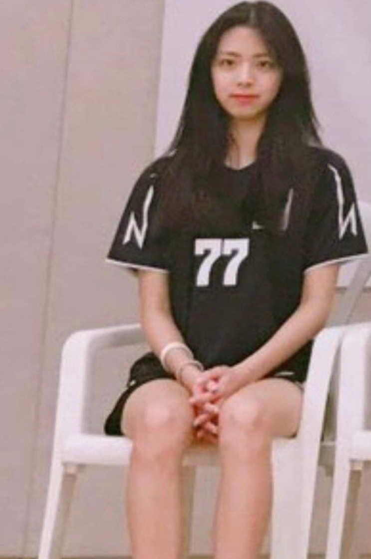 学生时期的申有娜yuna中学时期是体育部旱地冰球队ace ​​​
