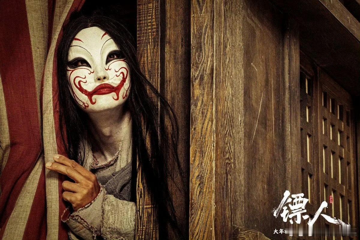 镖人 真的好看 电影里的配乐太绝了！鼓点配合打戏节奏，古筝渲染氛围，东方韵味十足