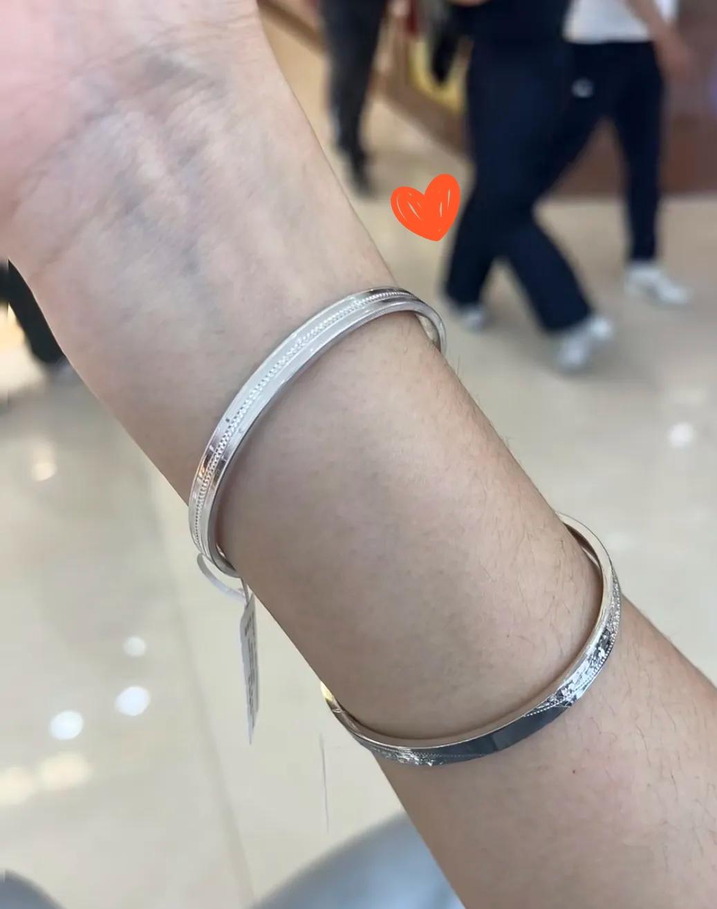 铂金这回是真涨疯了！2026年根本刹不住车！

今年铂金价格一路往上窜，不管是想