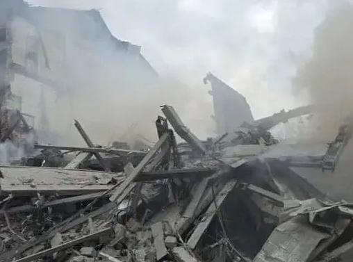 炸！炸！炸！
俄罗斯突然对乌克兰首都基辅发射了数枚远程导弹，出动了数百架的无人机