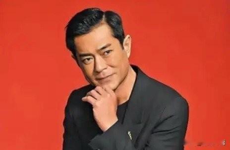 向太能不能管好自己的嘴巴？
艺人的隐私随便乱报，人家授权你了吗？
这一次竟然说古