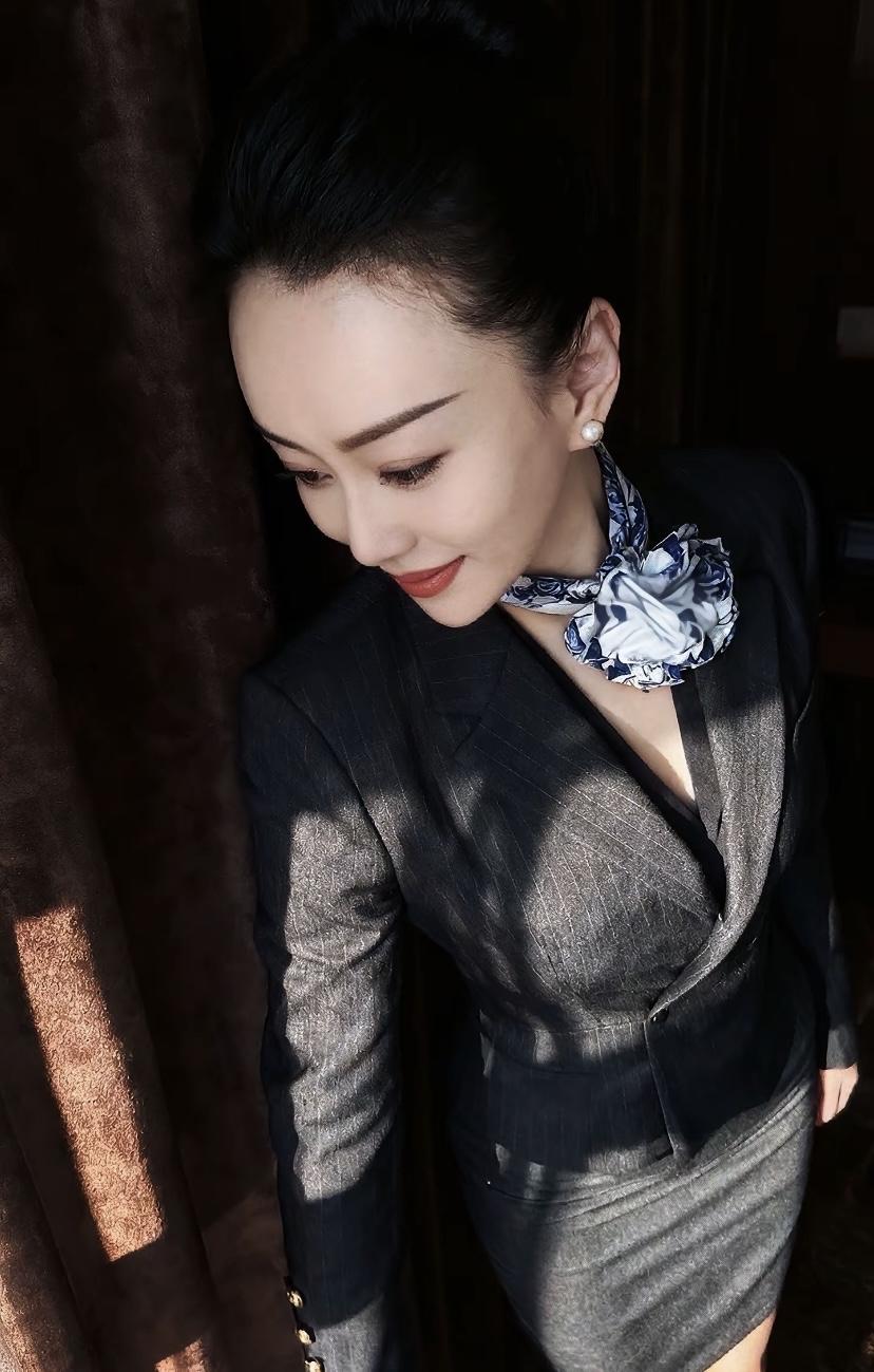 我渐渐学会了向前看，慢慢不再是个念旧的人.
总要学会看淡 往前看不要迷茫 往前走