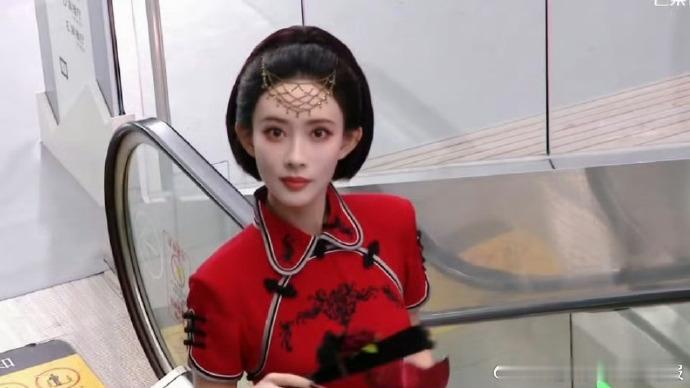 明星好六夜cos女明星好六夜cos ​好六夜红毯女明星的 cos 红毯秀！好六夜