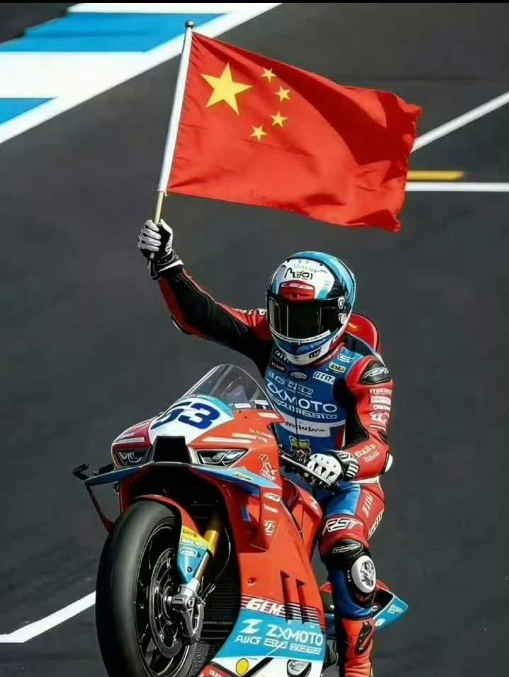 今晚的匈牙利赛道真的燃炸了！WSBK中量级WorldSSP首回合，张雪机车53号