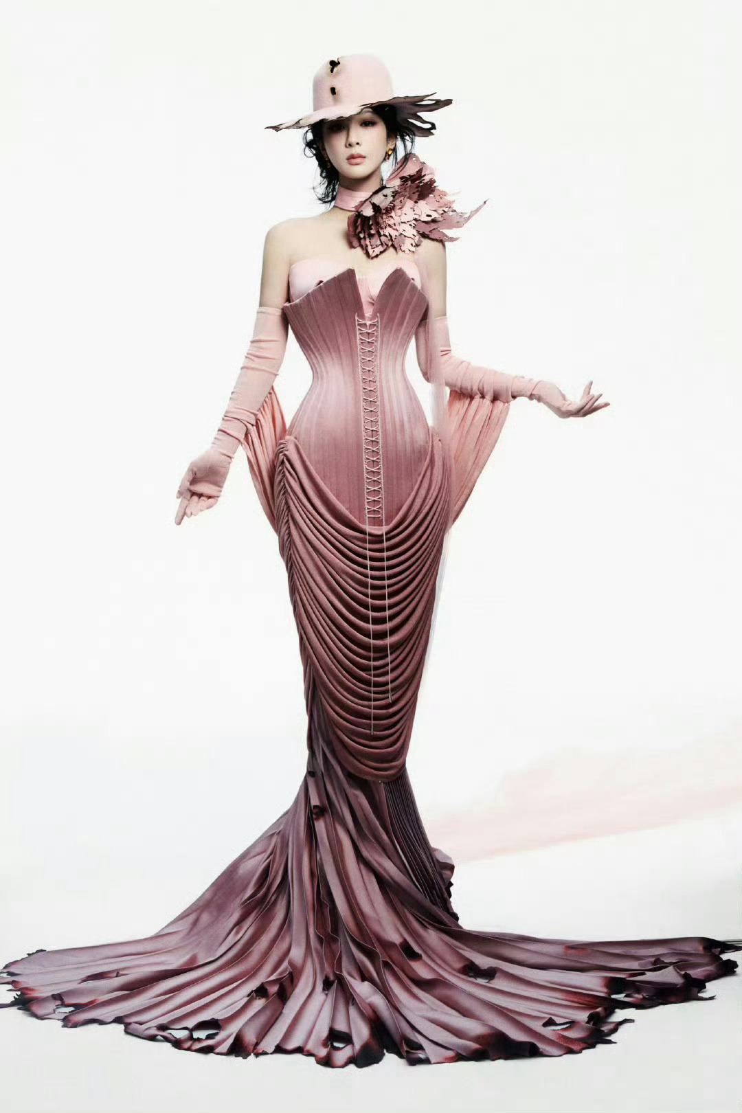 工作室终于给杨紫选对造型了[好喜欢]好凸显优点啊，以后就照这个方向来！ ​​​