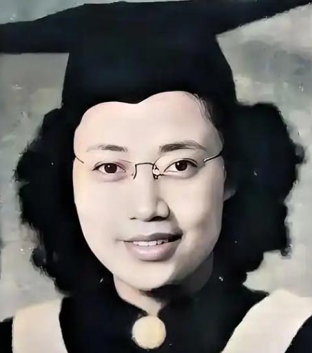 1950年，台湾一名女地下党在宿舍被捕，临走前祈求，让她拿件衣服，敌人轻蔑的答应