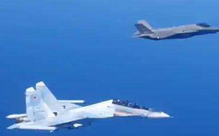 原来战机飞行员这么累，歼-16飞行员王文毅曾说，一天在空中巡航的时间超过8个小时