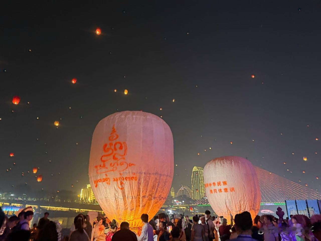 在广州，想要干出一定成绩，要么有让自己静下来的能力，心中有数有标准。

要么有不
