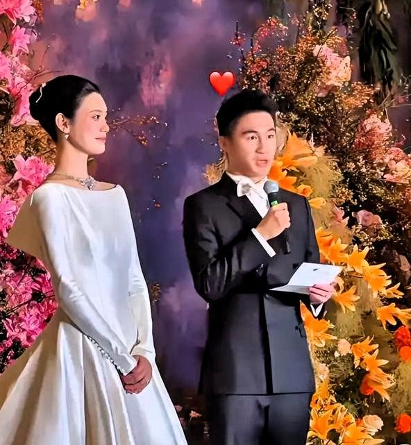 何猷君和奚梦瑶在澳门补办婚礼答谢宴，陈乔恩去了，还发了现场视频。

视频里何猷君