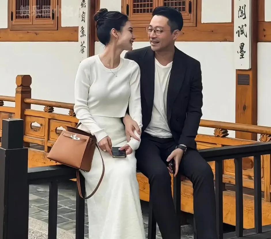 汪小菲的未婚妻马筱梅长的一点辨识度也没有。看了好几回也记不住她的样子。和很多网红