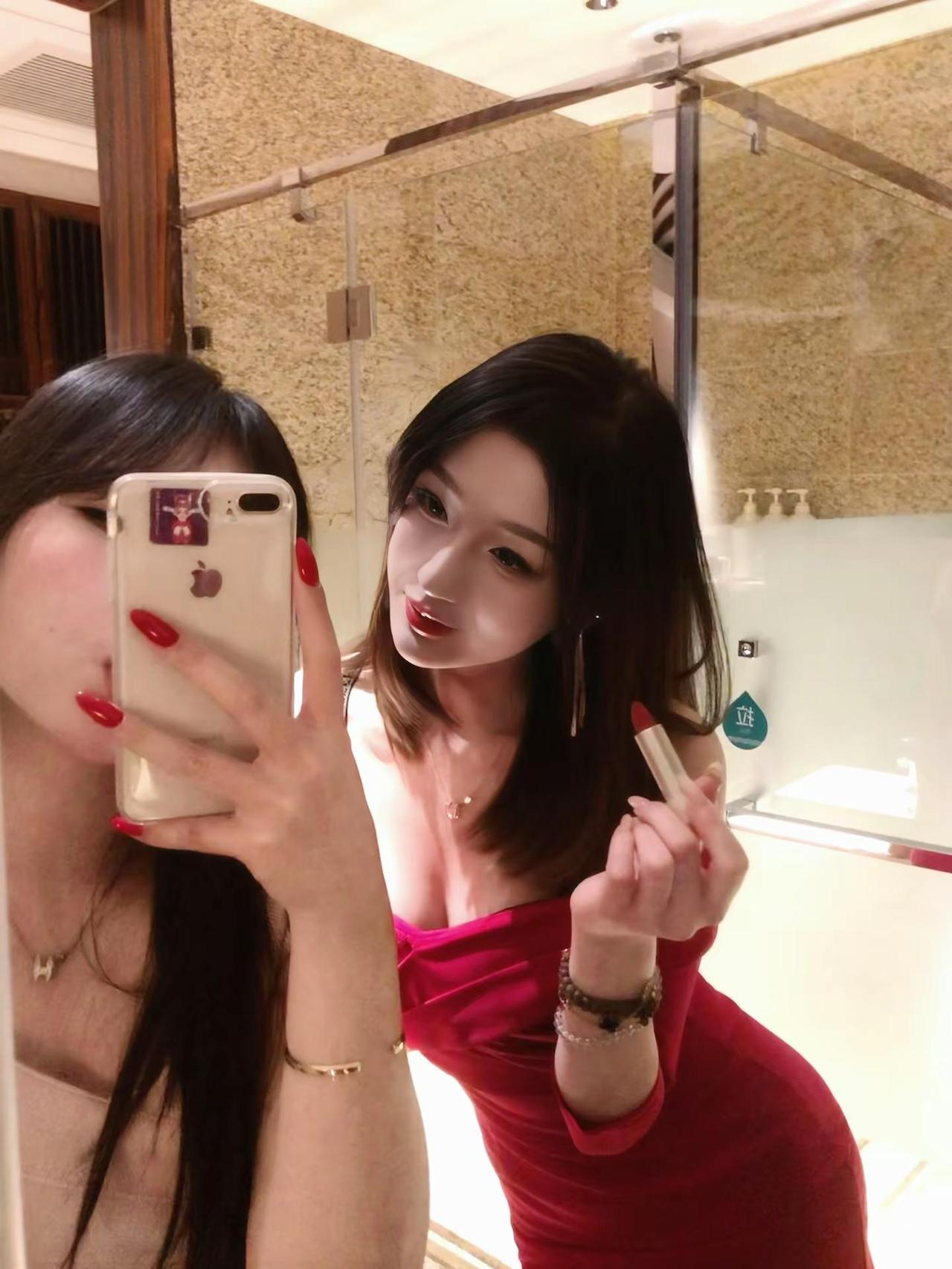 闺蜜 等我补完妆帮你撕了他