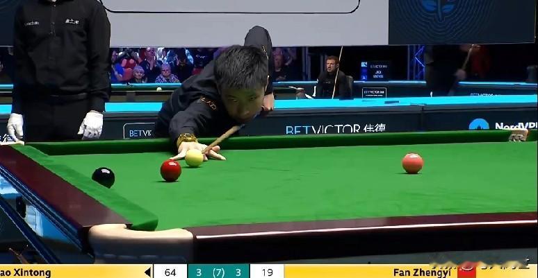 山拔山兮气盖世！赵心童延续强势晋级。
2026斯诺克威尔士公开赛，赵心童在首轮比