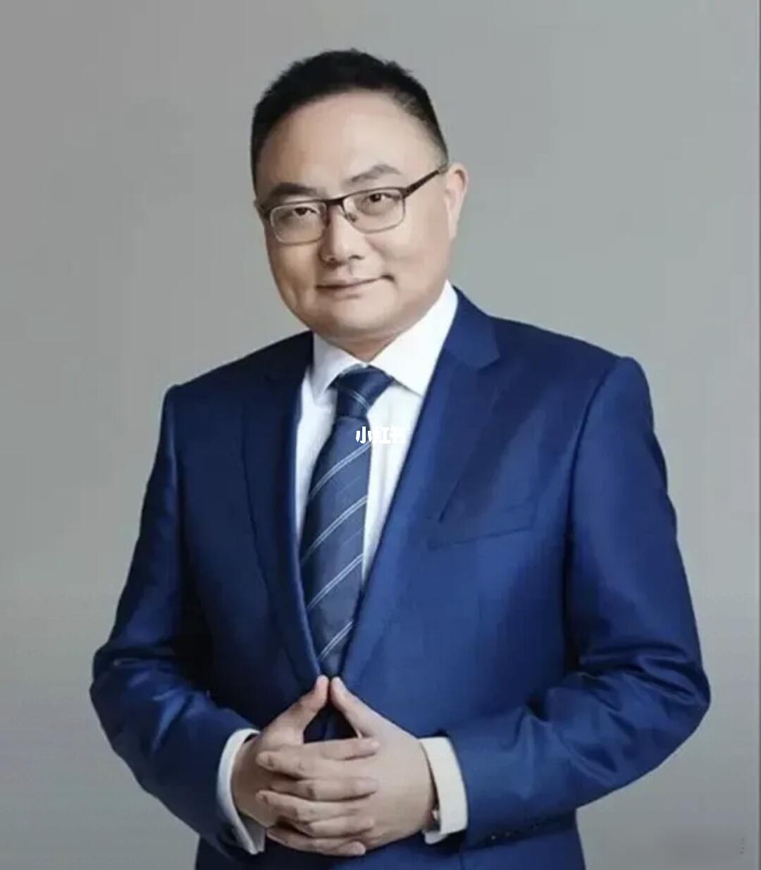 脱囗秀主持人罗振宇说:“挣得多，不如活得长。” 	 他说: “我们争取...
