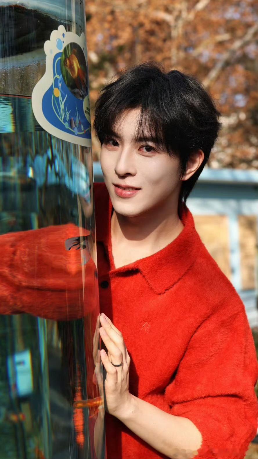 ⭐星有千千杰 🍁黄星邱鼎杰 那些不经意露出的戒指这柜门还用堵吗直接被你俩踹飞了