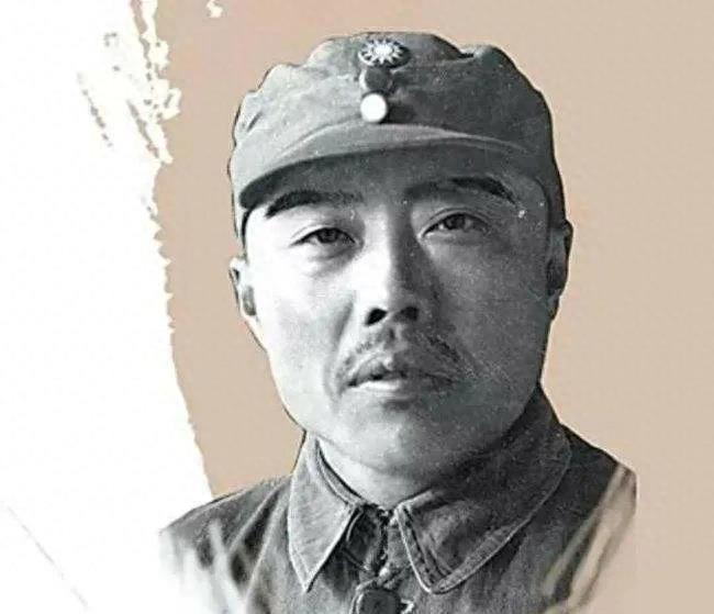 项英资格非常老。1922年入党。是我党早期的工人党员，1923年全程参与领导京汉