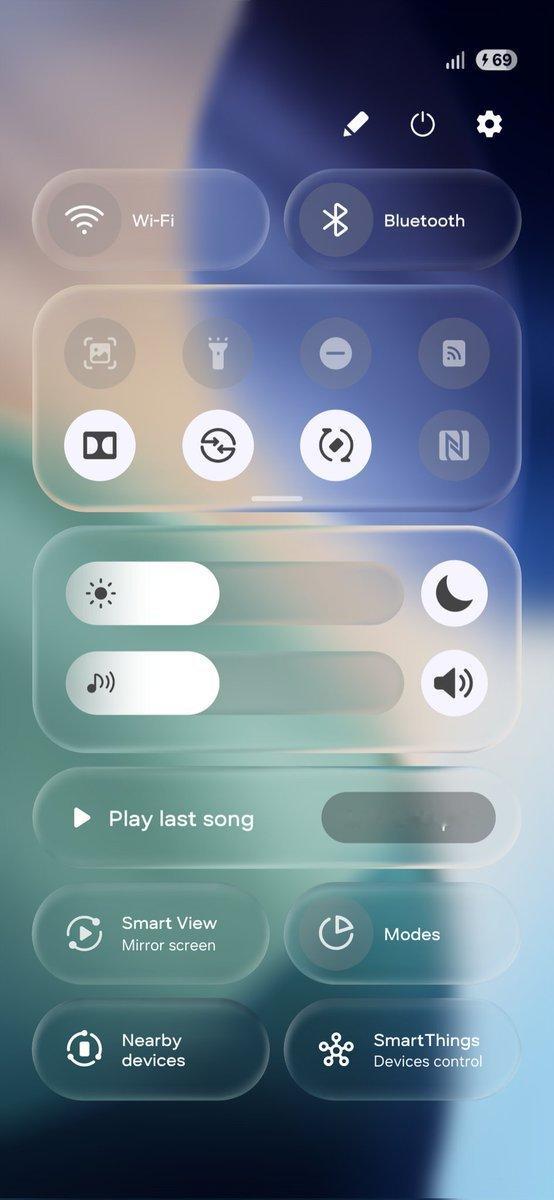 如果 One UI 做成这样的玻璃效果如图所示，谁赞成？谁反对？ ​​​