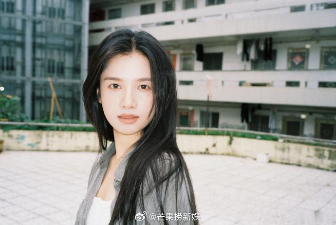 张婧仪有种野草的韧劲张婧仪有种野草的韧劲张婧仪身上的顽强感