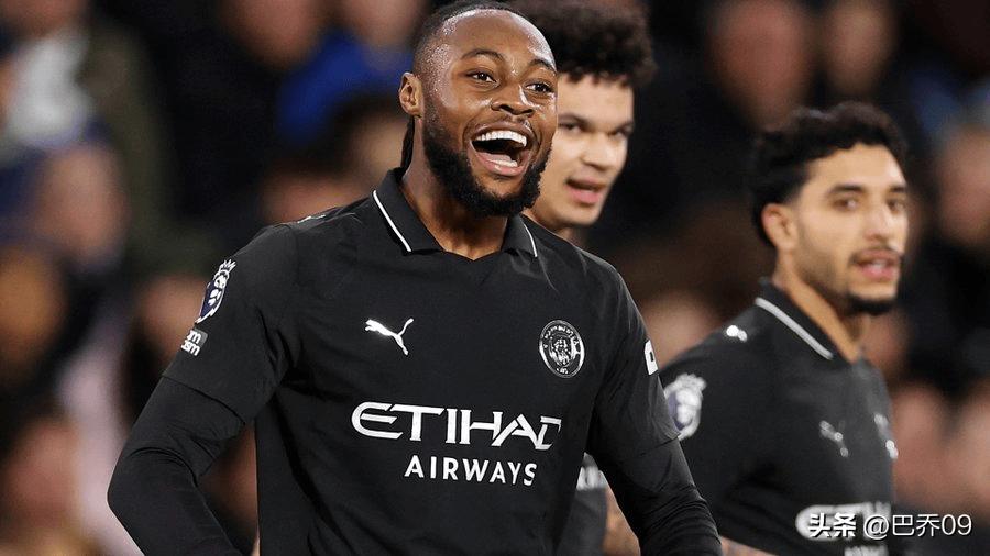 足坛夜报｜豪门全线狂飙！拜仁绝杀多特11分领跑 利物浦5-2大胜加克波破荒 曼城