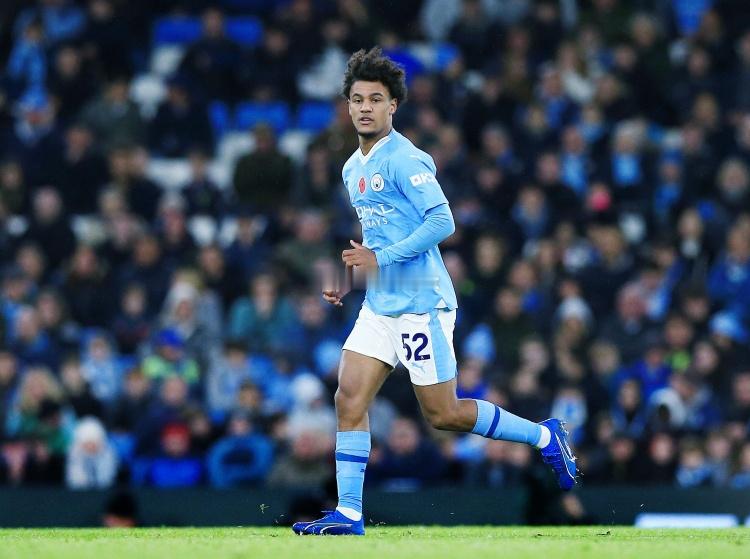 水晶宫将奥斯卡·鲍勃和布伦南·约翰逊视为引援优先目标。邮报表示，曼城边锋奥斯卡·