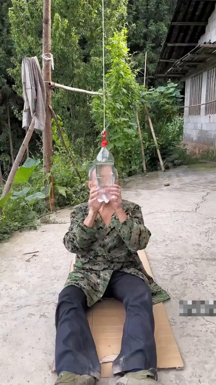 有人。