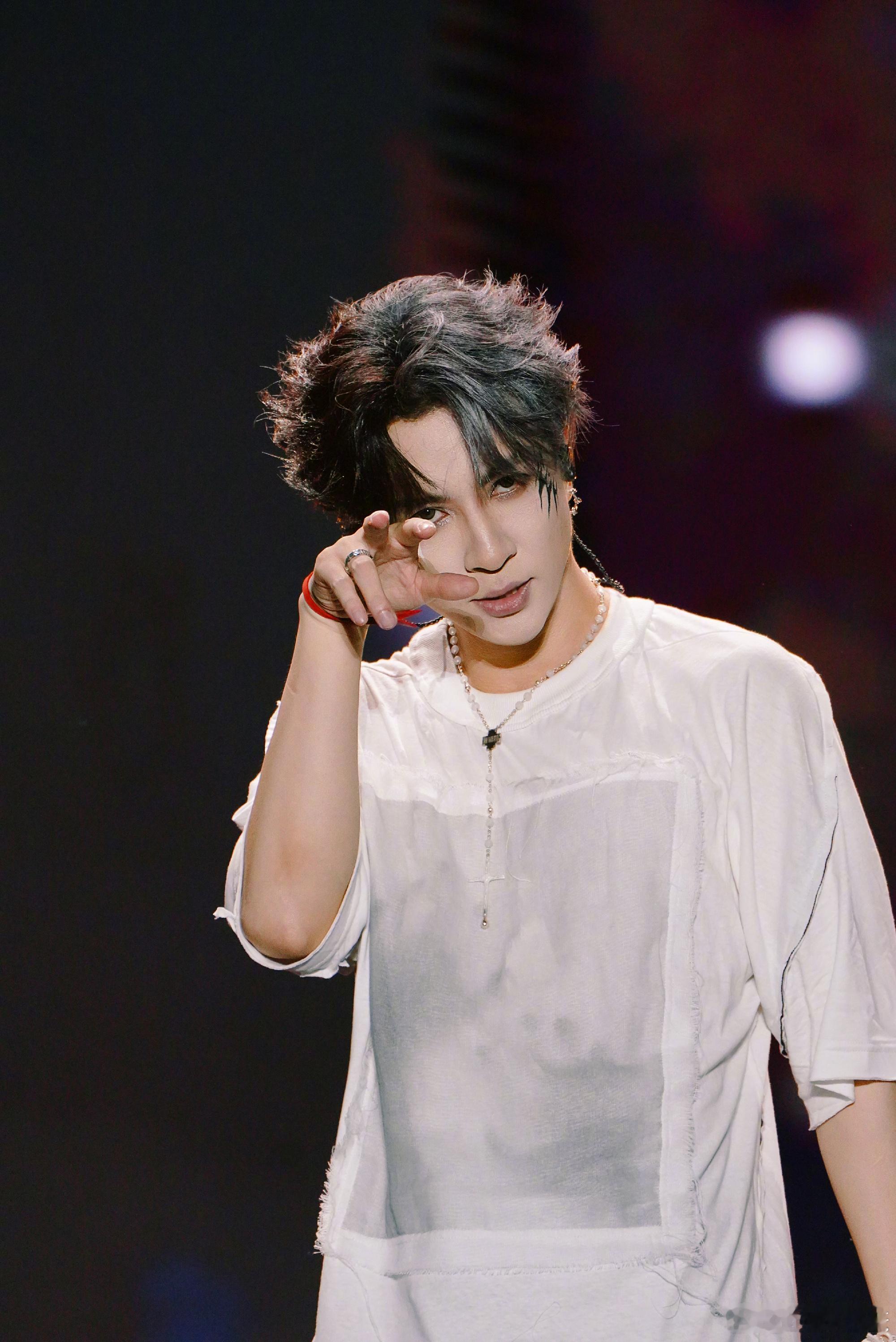 薛之谦演唱会票数谁懂啊，老薛直接六场全开，能给的位置全都安排，遮挡区域也尽量减少