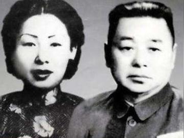 解放后，范绍增召集了自己所有的妻子——七位各具特色的女人。那一刻，屋子里弥漫着紧