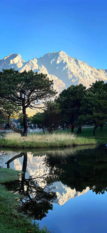 争不过岁月，也跑不过时间唯有以自己喜欢的方式，活好每一个日出日落。 