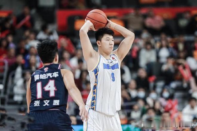 广东男篮104-87北京男篮，送给对手六连败
CBA常规赛第32轮的一场焦点战中