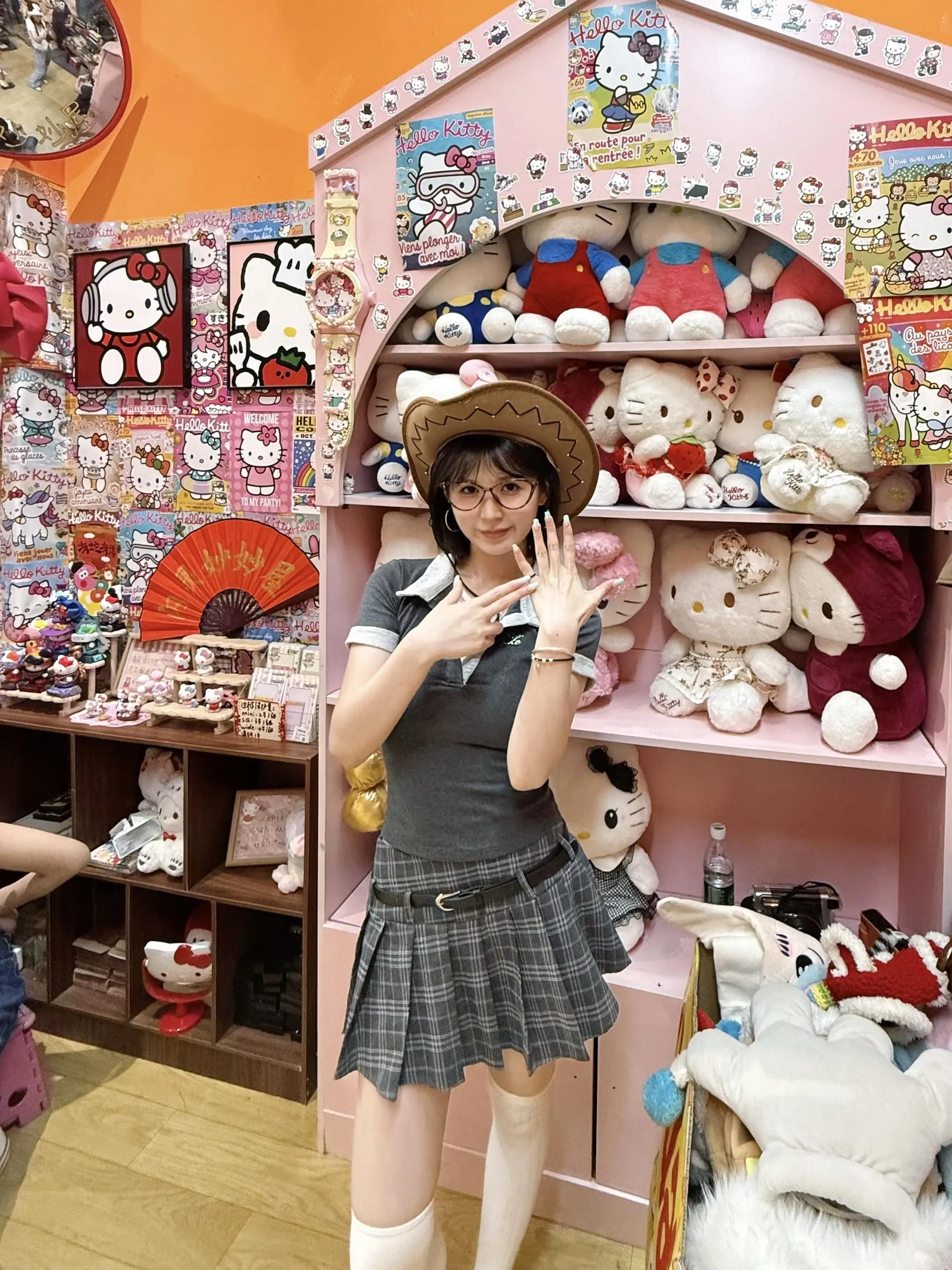 在哈利波特里扮演hellokitty