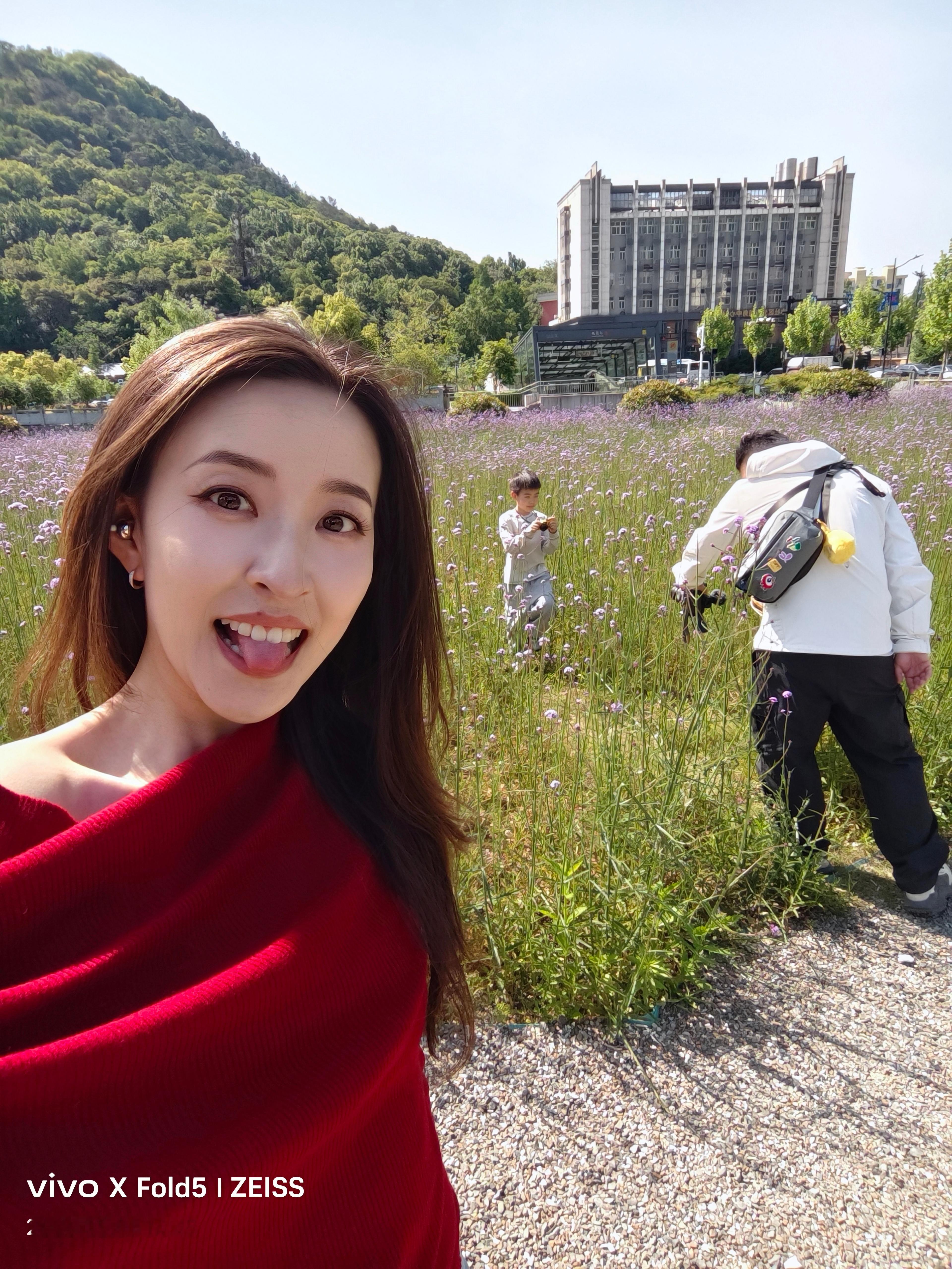 说好了早起去西湖，经历了电脑软件出了点问题需要调整→吃完饭要回屋去个洗手间→娃要