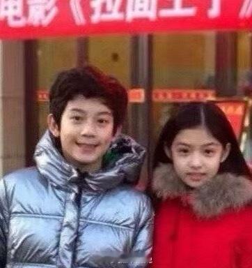 林沐然艾米 等比例长大 考古林沐然和艾米，发现他俩和小时候简直一模一样，完全是等