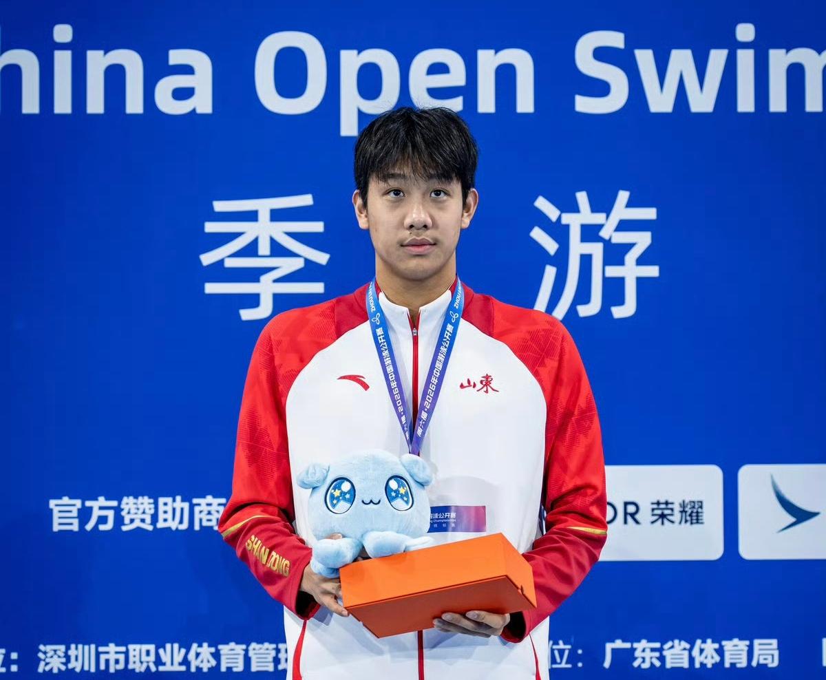 小孩哥，小孩姐一天双双夺冠！中国游泳新希望在不断的绽放。

2026中国游泳公开
