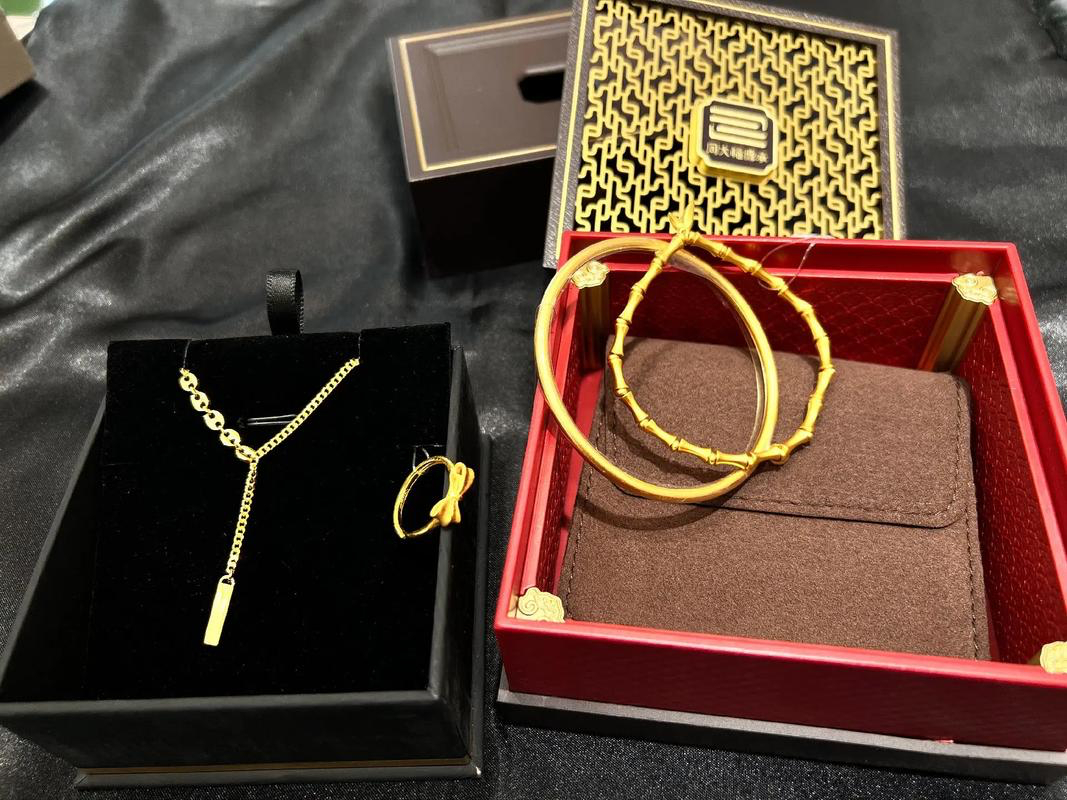 周大福涨价32.35克项链？56800元上调至65800元，这是涨了快一万了？我