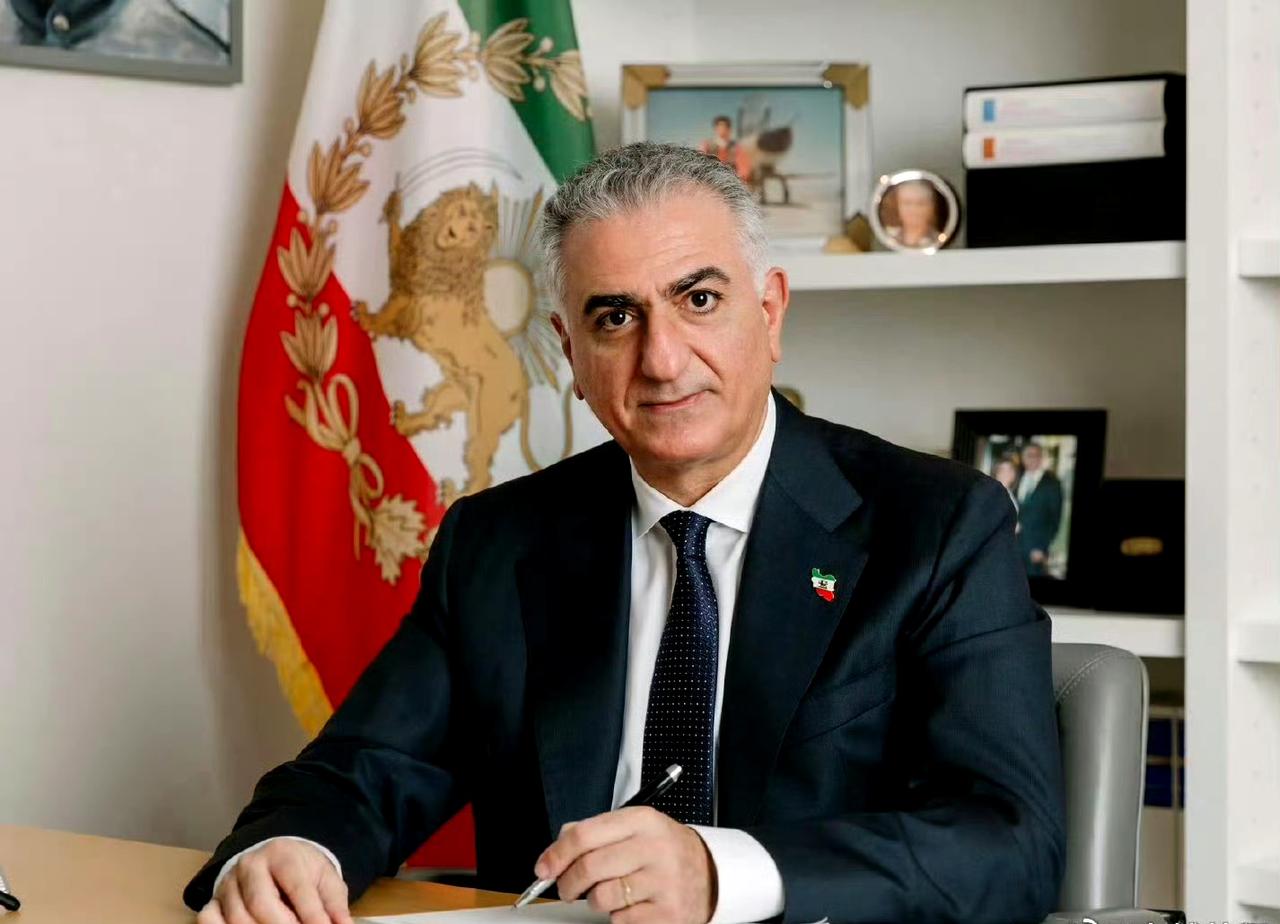 伊朗爆发全国性示威，流亡的巴列维又出来了。他呼吁伊朗的军政官员暗地里向他投降，等