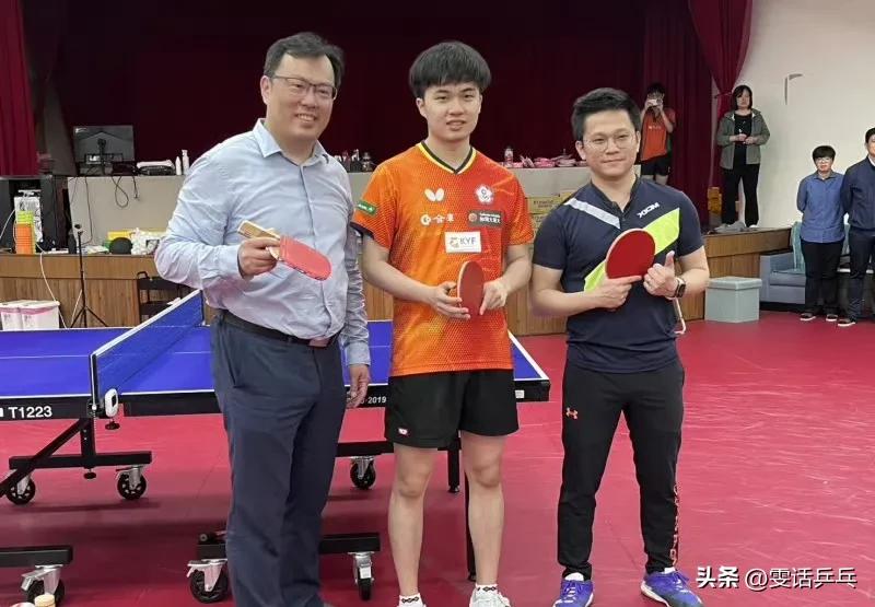 台媒：台体育署长郑世忠今天前往宜兰视察人工轻艇激流标杆赛道工程，同时至桌球选手林