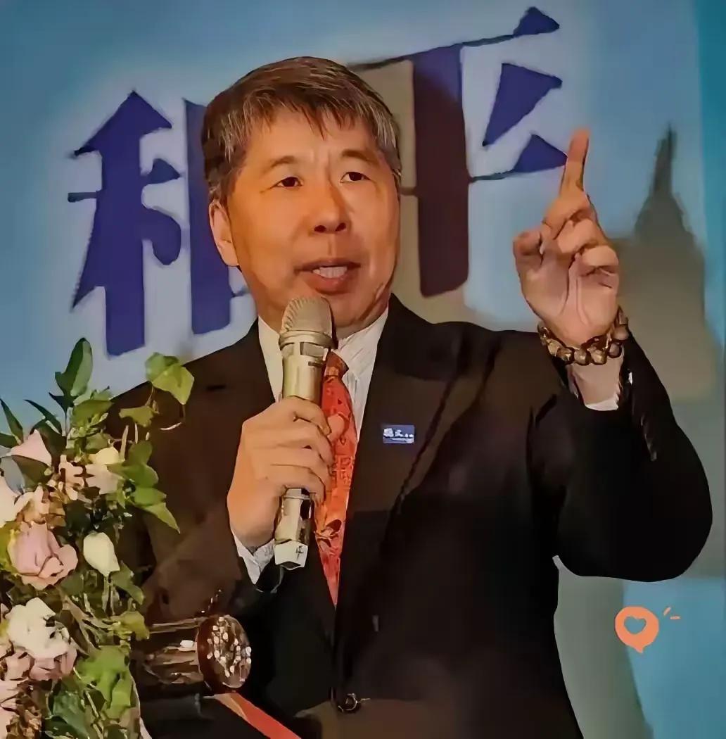 彻底撕破伪装！国民党"蓝皮绿骨"两面派坐不住了，比台独更耽误两岸大局。

张亚中