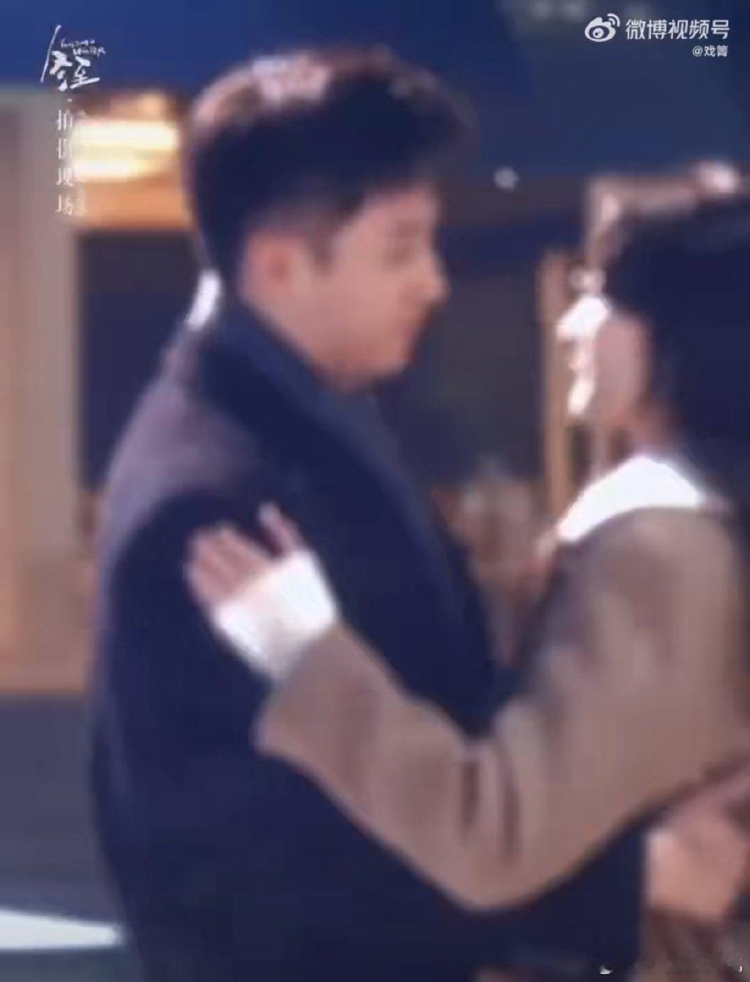 黄景瑜和冬天的适配度  冬至已过，但黄景瑜的魅力不减。他与冬天的适配度，就像江成