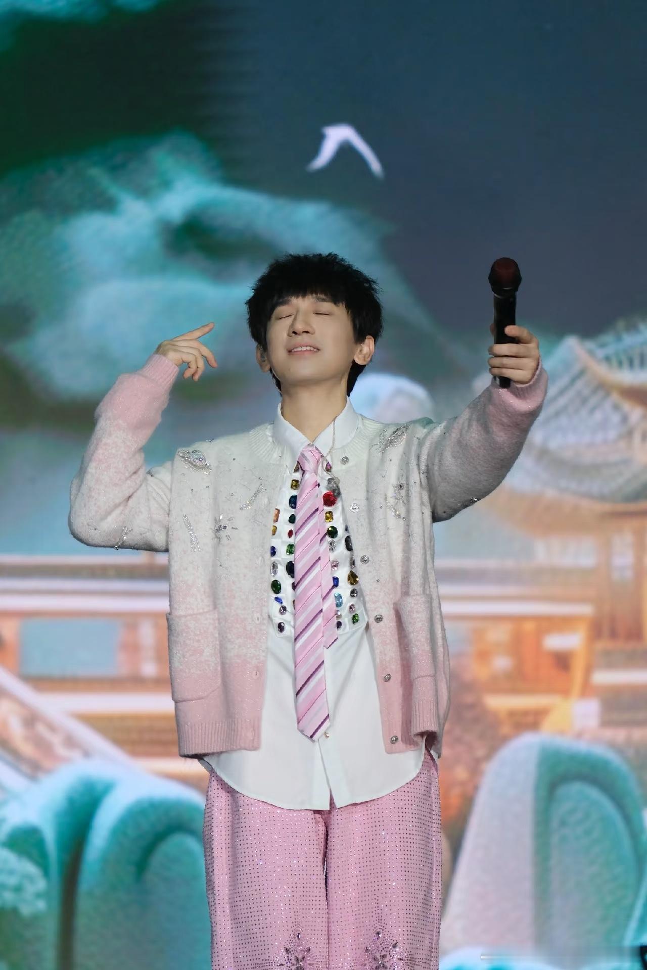 后弦这嗓子竟然不是当年三巨头国粤无双 后弦的歌承包多少青春？音综舞台必须追，实力