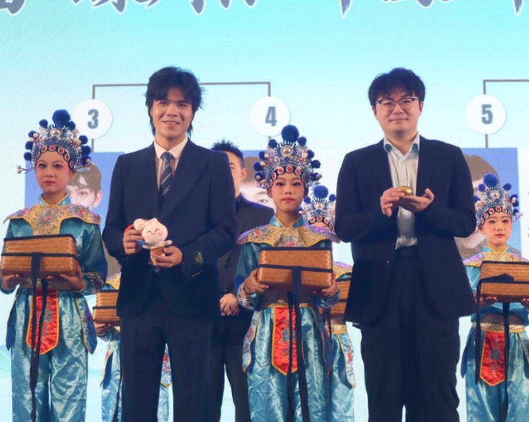 久疏战阵V久输阵仗

王中王柯洁战胜廖元赫


第六届嵊州杯中国围棋王中王争霸赛
