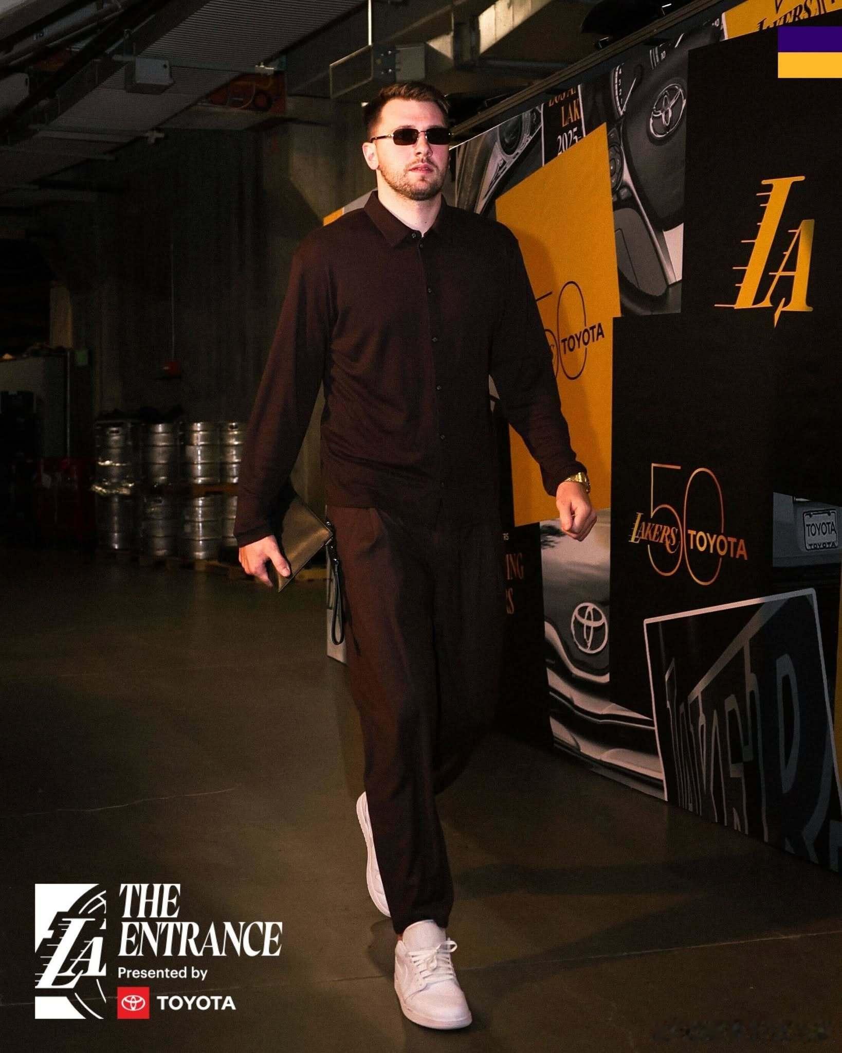 11月的最后一场比赛！湖人冲击七连胜鹈鹕vs湖人