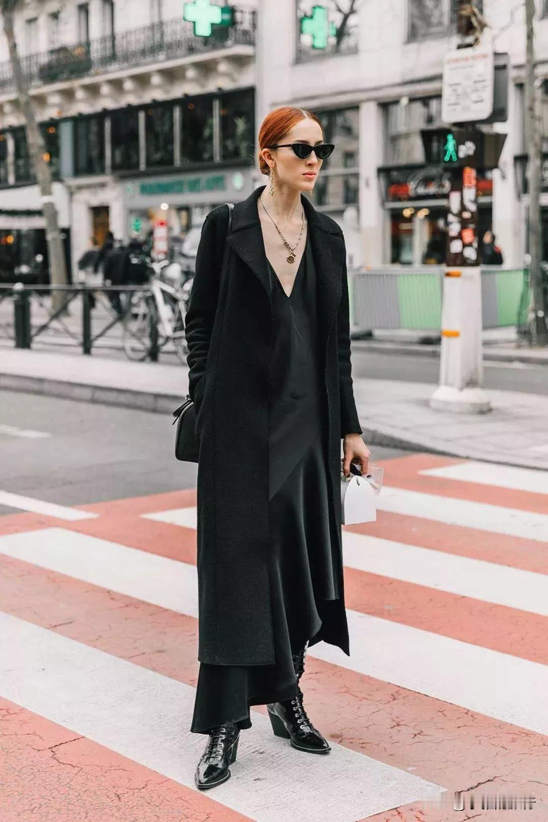 美搭社:黑色外套的魅力