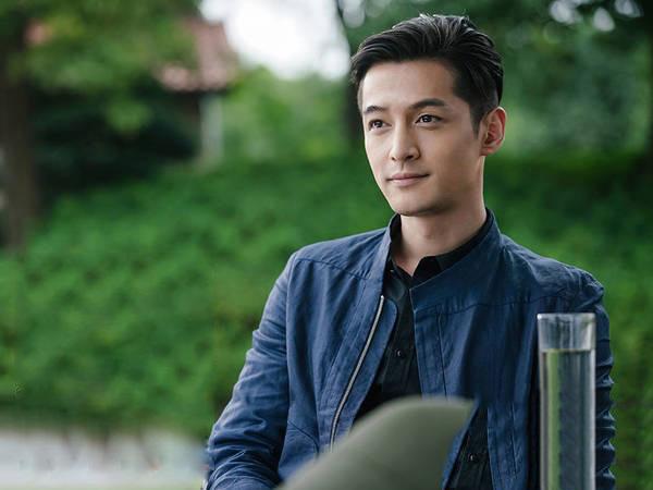 胡歌深夜坦言没做好事业与家庭的平衡，这话让多少人心里一颤？镜头前他是游刃有余的演