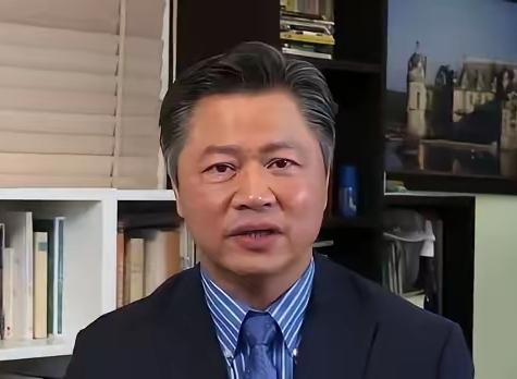 家人们，可别不当回事！台湾资深专家赖岳谦发出重磅警告：美国很可能最早今年、最晚2