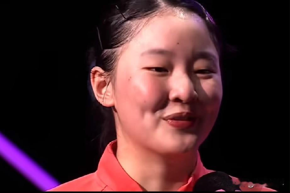 张本美和得冠后的赛后采访的一句话让所有人都傻眼了，她特意提到自己的家乡就是日本！