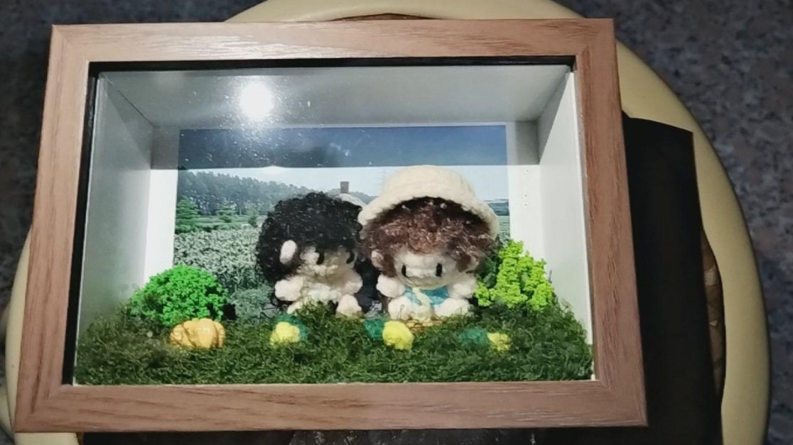 栩你渝生 🌽田栩宁梓渝永远幸福 帮米米抽两套她自己做的编织玩偶～图里的算一套～